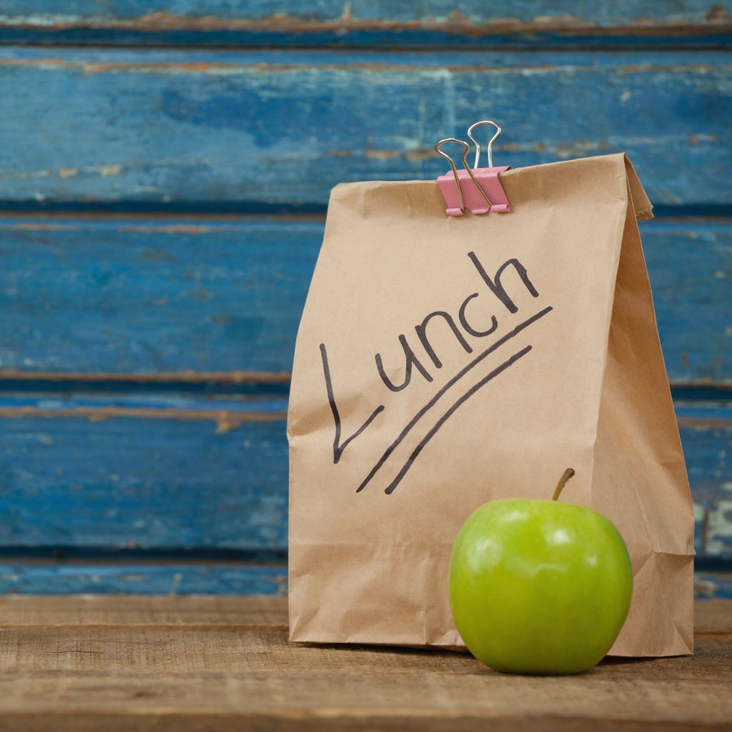 student lunch at sada ngo